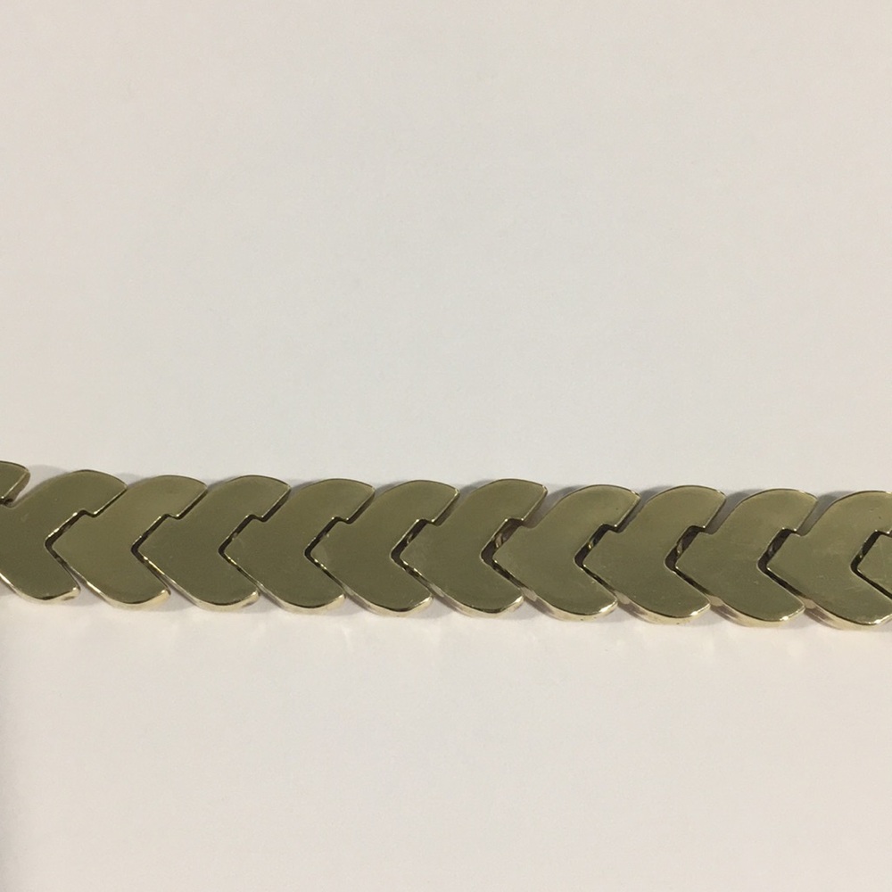 14k Yellow Gold V Shape Women's Bracelet - Picture 3 of 5